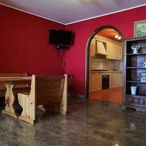https://nick-santos-holiday-homes-beach-front-lux.sicilyhotelsitaly.net